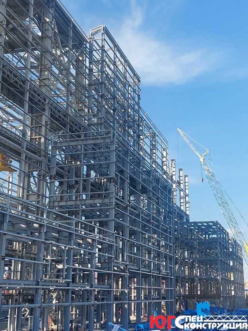 Ведём монтаж металлоконструкций на ССК «Звезда» г. Большой Камень